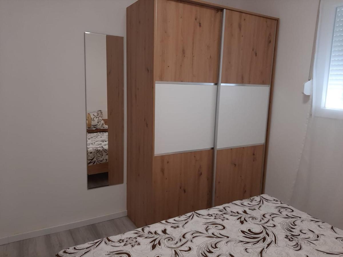 H&F Apartmani Vir Exteriér fotografie